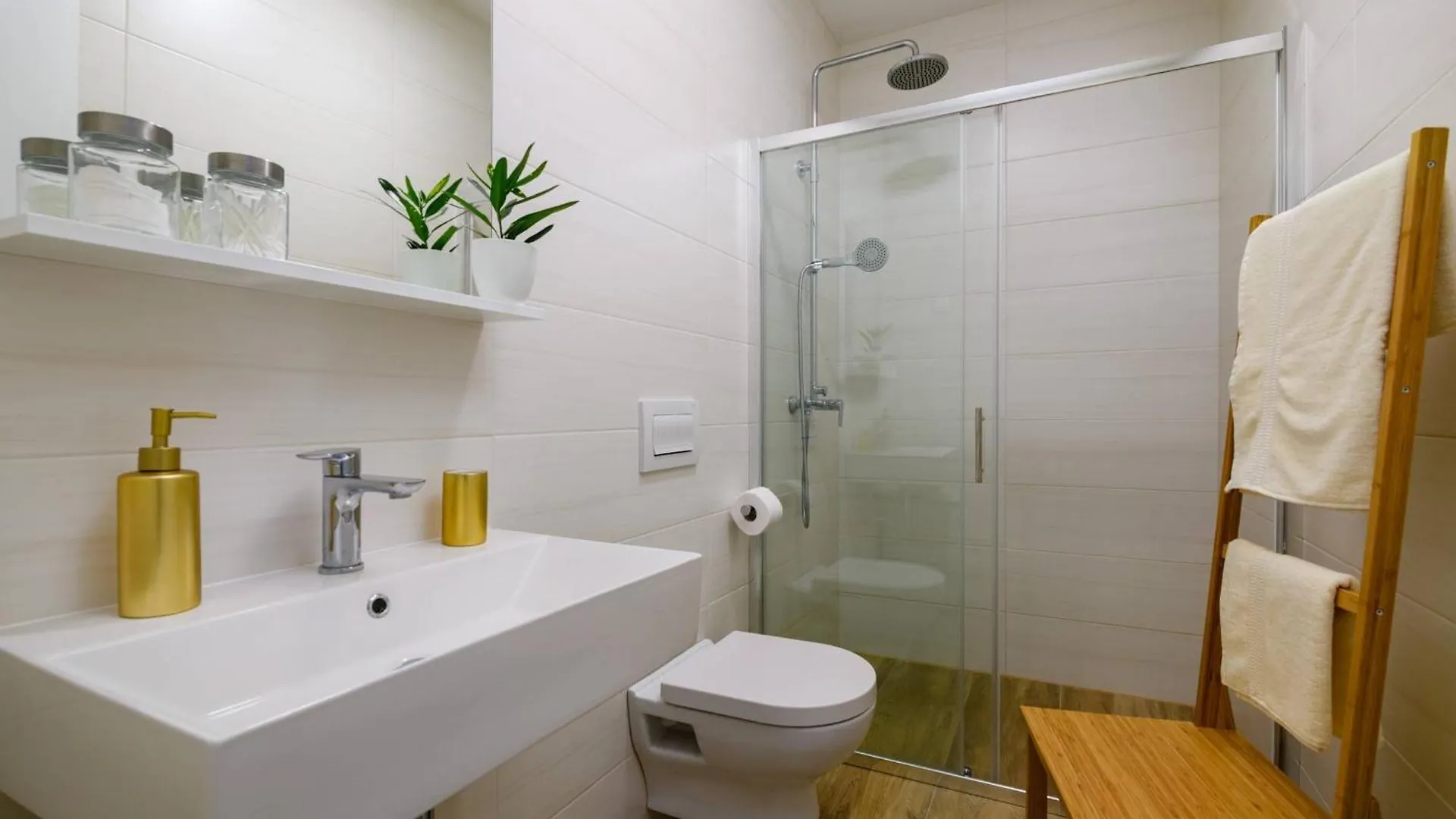 Apartment Ferienwohnung Villa Dora In Kastanjer Pula