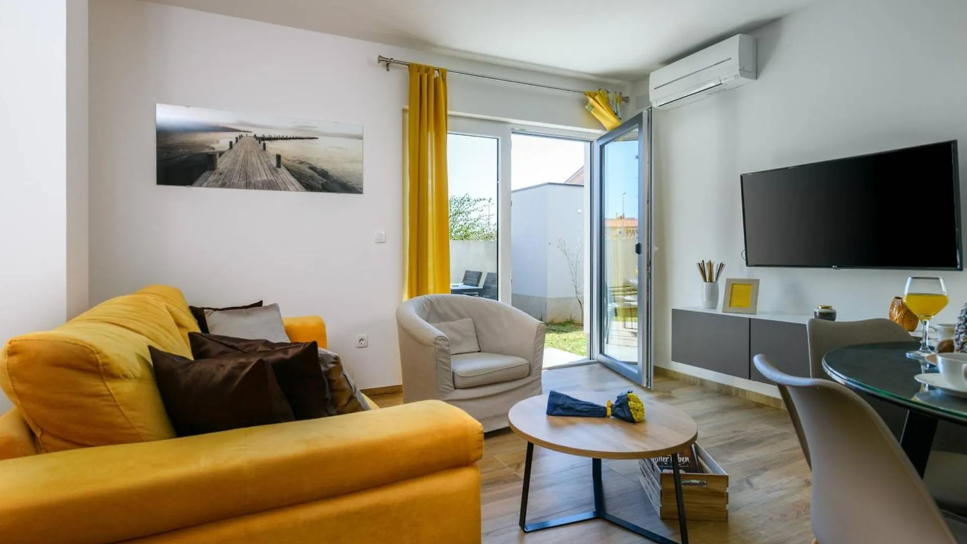 Ferienwohnung Villa Dora In Kastanjer Pula Apartment