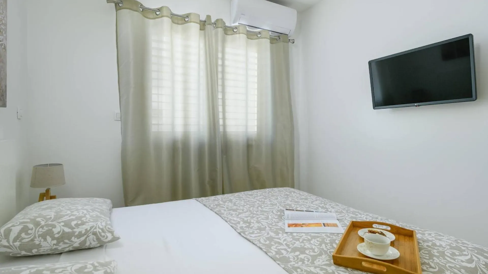 Apartment Ferienwohnung Villa Dora In Kastanjer Pula Croatia